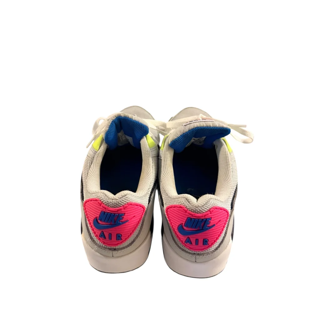 Gently Used Nike Men Size 8.5 Unisex